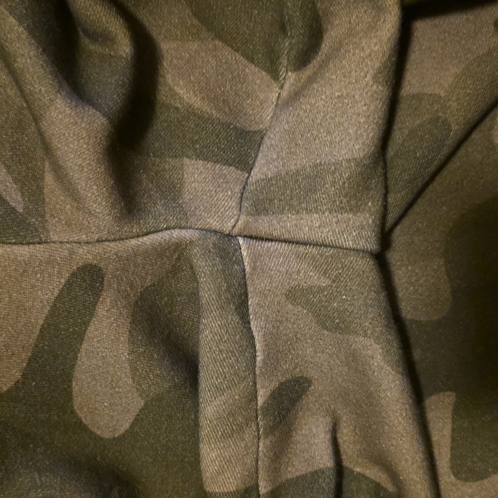 Benoa Sweats - Picture 5 of 5